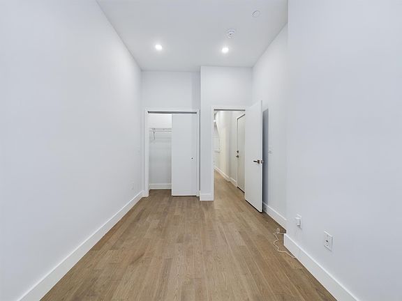 2nd image of 2114 N Franklin St APT A