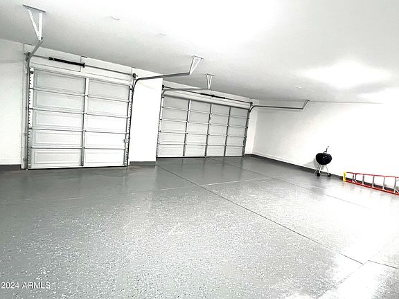 5th image of 36345 W CLARENDON Avenue