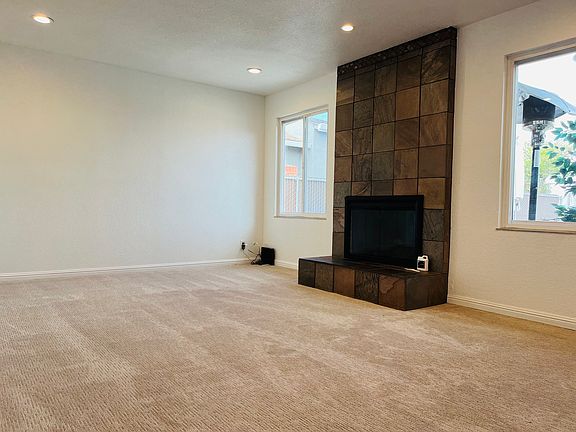 3rd image of 2115 Cypress Ave