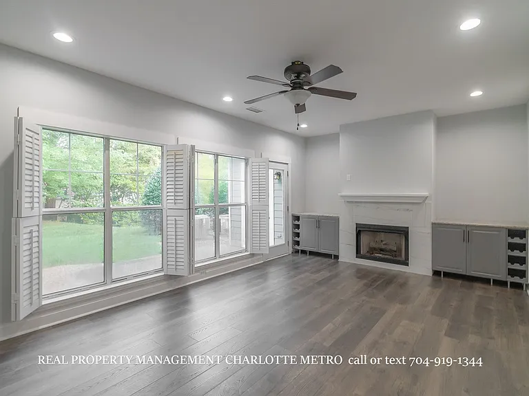 17429 Tuscany Ln — Photo 18