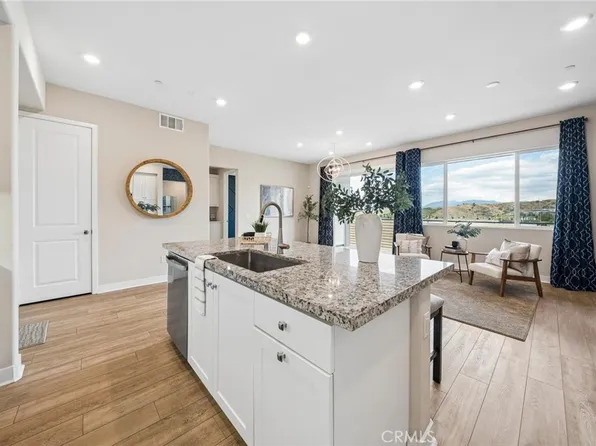 27466 Mercantile Ct #205, Valencia, CA 91381