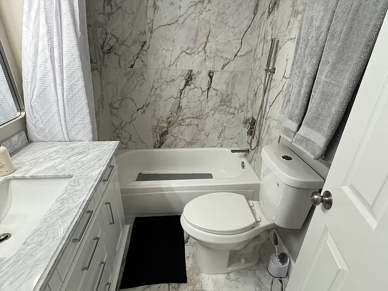 3732 N Taylor Dr — Photo 63