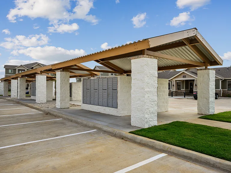 Shannon Creek Apartments — Photo 38