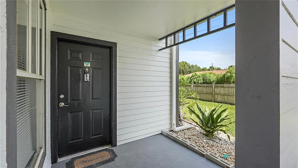 2 bed, 2.0 bath, 1026 sqft, $1,500 — Photo 2