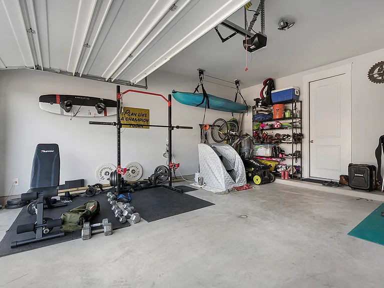 8200 Prairie Rye Dr — Photo 28