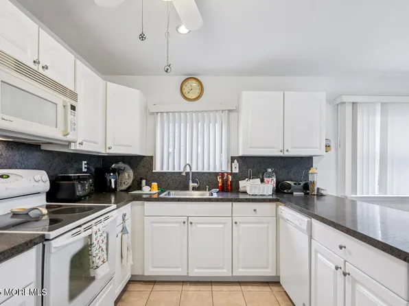 18 San Salvador Street, Toms River, NJ 08757