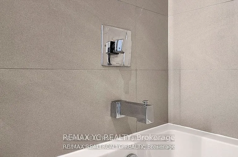 1 Yorkville Ave #710 — Photo 29