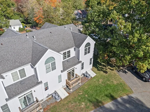 30 Water St APT 4, Attleboro, MA 02703