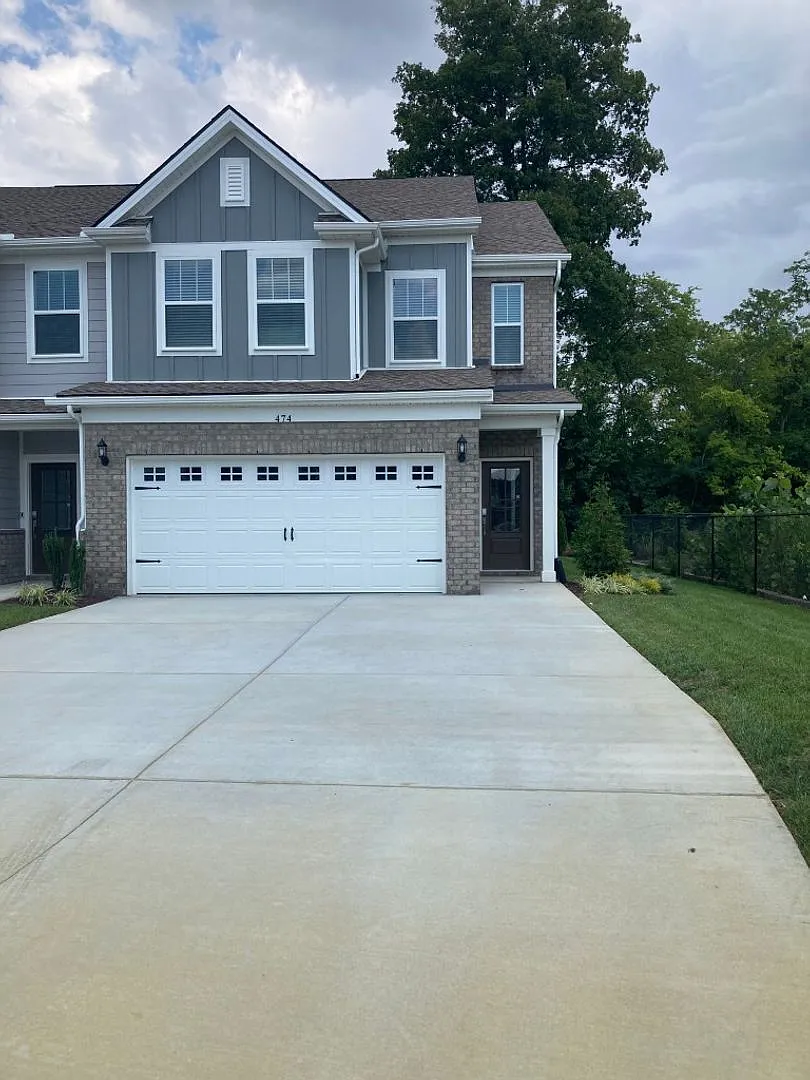 Brand New 3BR Townhome in Smyrna — Photo 1