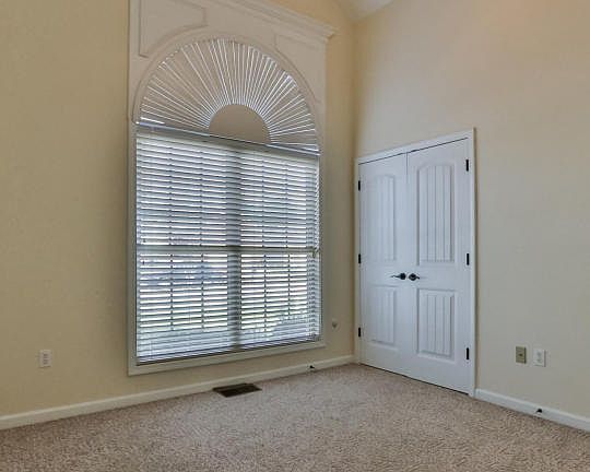 4th image of 1467 Grouse Ct