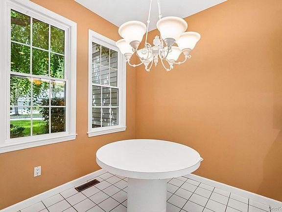 5th image of 38 Woodlands Drive