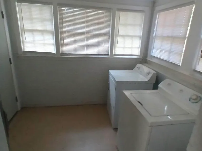 1380 Sylvian Dr — Photo 9
