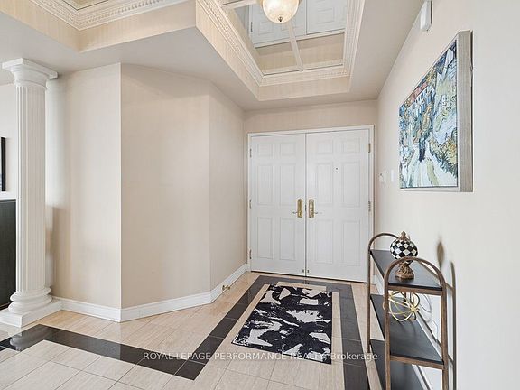 4th image of 1480 Riverside Dr #905