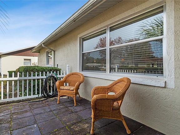 2nd image of 3327 N Tamarisk Ave