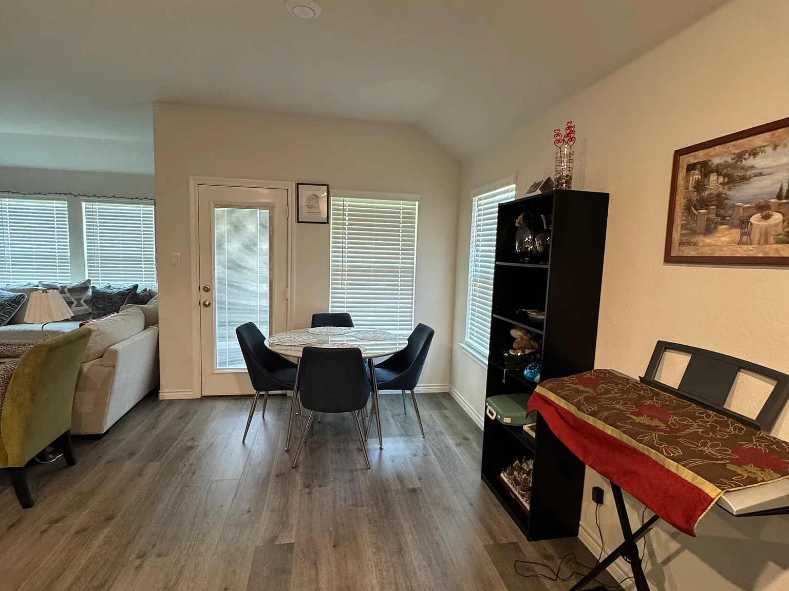 9808 Elk Falls Ln — Photo 4