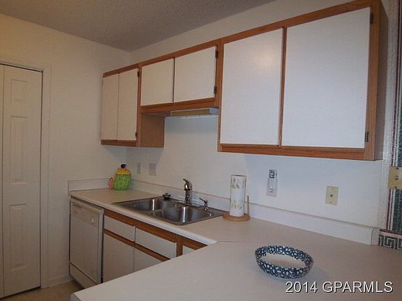 4th image of 104 Breezewood Drive #E
