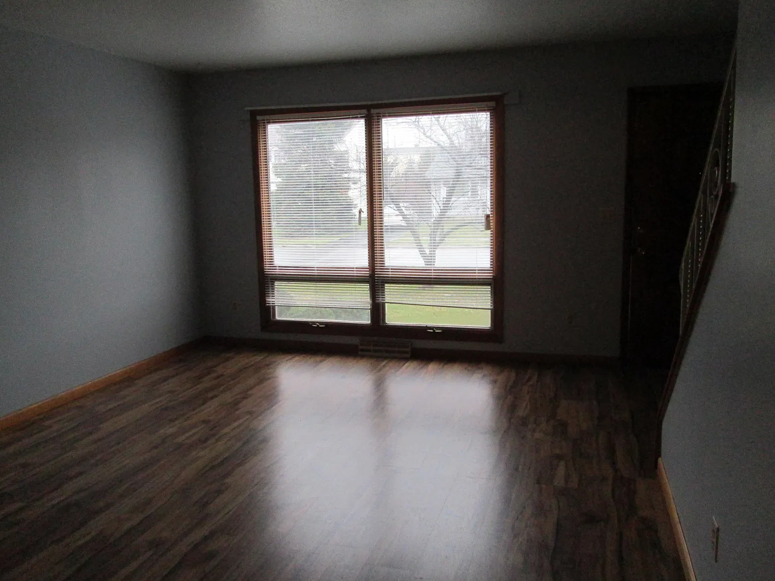 2 bed, 1000 sqft, $1,100 — Photo 4
