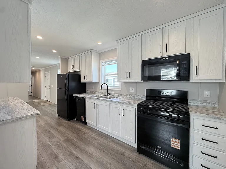 29800 Guilford Cir #152 — Photo 7