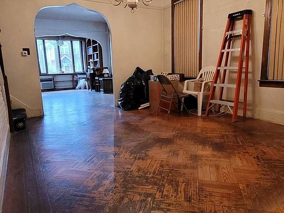 5th image of 1434 E 35th St