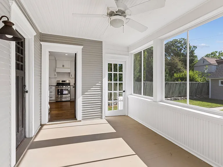 3329 Dupont Ave S — Photo 22