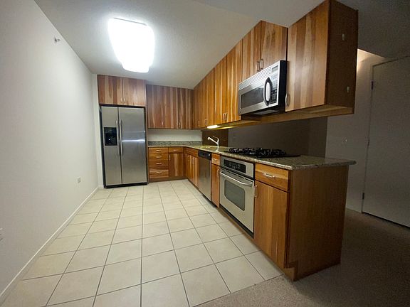 4th image of 9655 Woods Dr Unit 1206