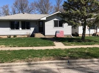 908 Douglas St, Morris, IL 60450