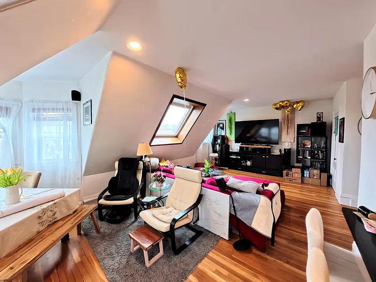 185 Davis Ave #8 — Photo 5