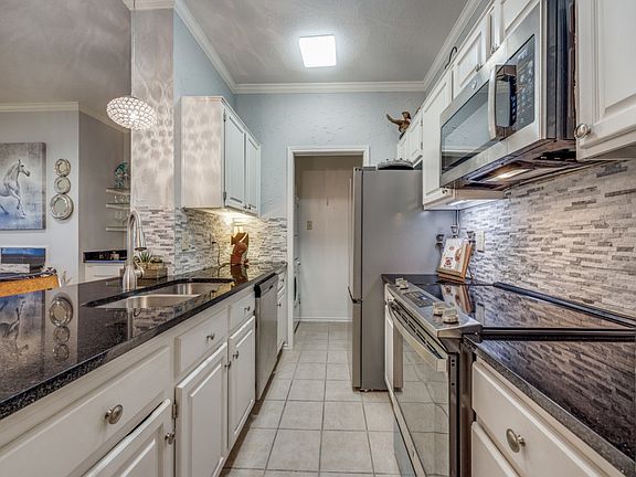 4th image of 2164 Tanglewood Blvd #A105