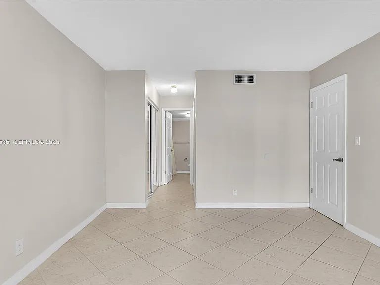 100 Lakeview Dr #201 — Photo 10