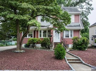 65 Shadyside Ave, Dumont, NJ 07628