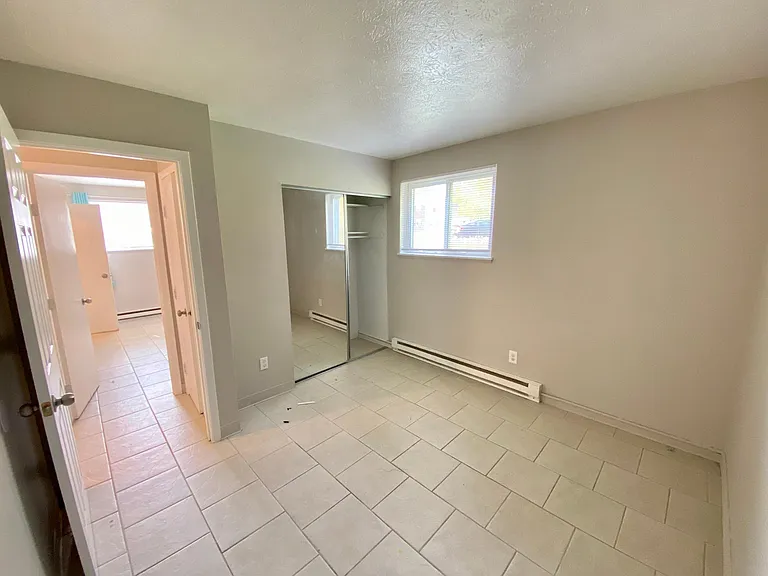 652 S Shore Ct — Photo 10