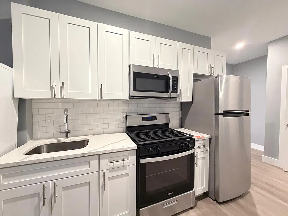 126 Corbin Ave #22E