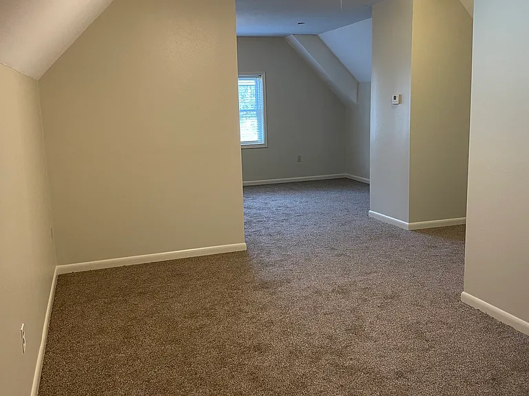 212 Lexington Dr — Photo 16