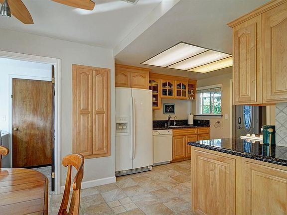 5th image of 2467 Prunetree Ct