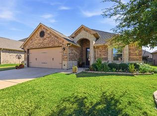 2038 Clive Dr, Granbury, TX 76048