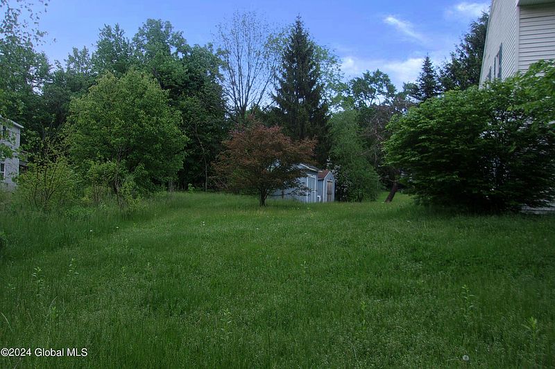 5th image of 306 Lansing Avenue
