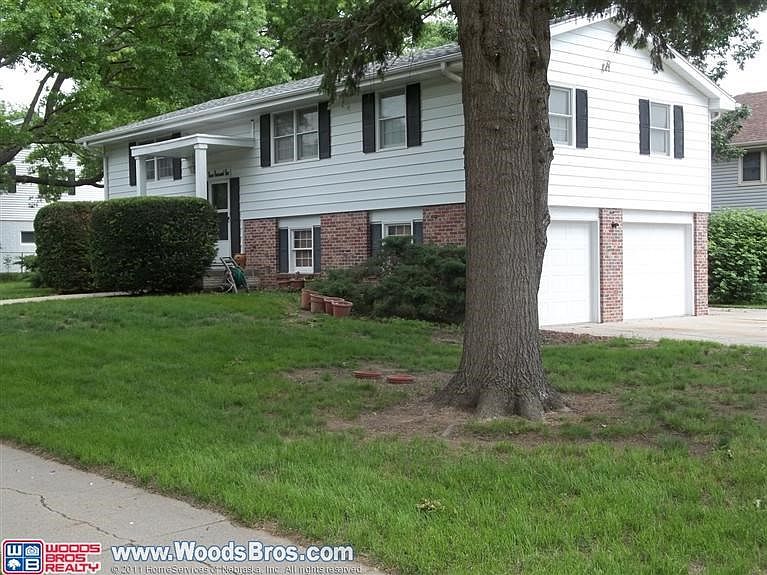 2nd image of 3001 Loveland Dr
