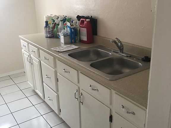 2nd image of 911 Vance Jackson APT H