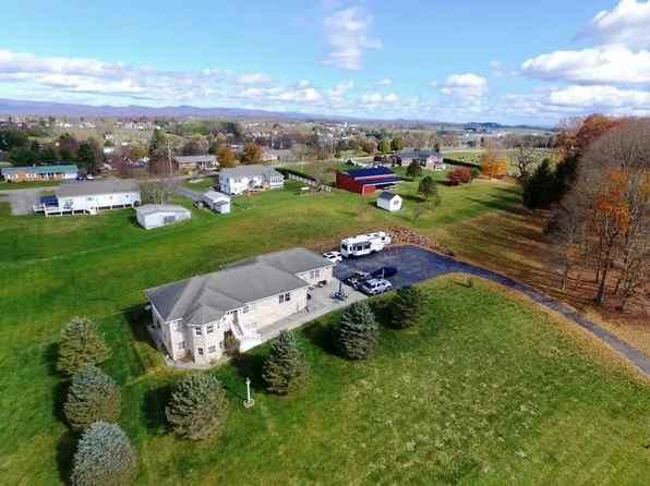 426 Kinder Valley Rd, Rural Retreat, VA 24368
