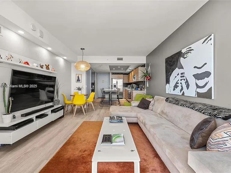 121 NE 34th St #1705 — Photo 3