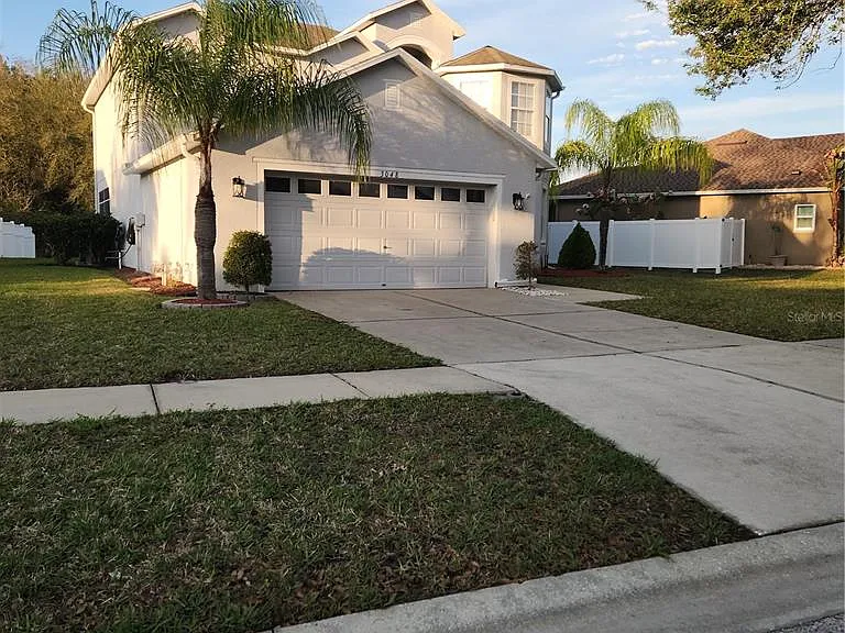 3048 Chessington Dr — Photo 2