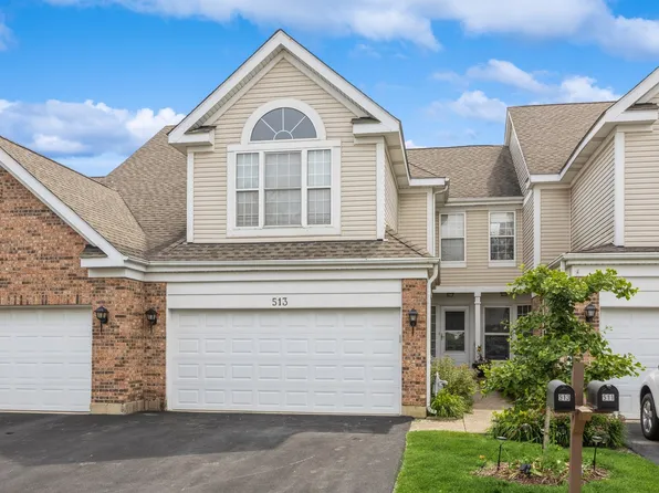 513 Citadel Cir, Westmont, IL 60559