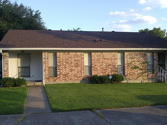 2nd image of 322 E Brentwood Dr
