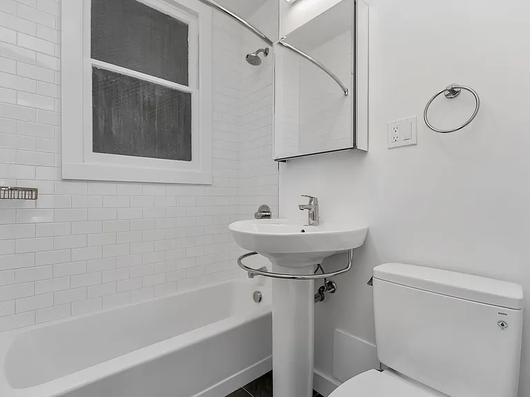 828 Jones — Photo 7