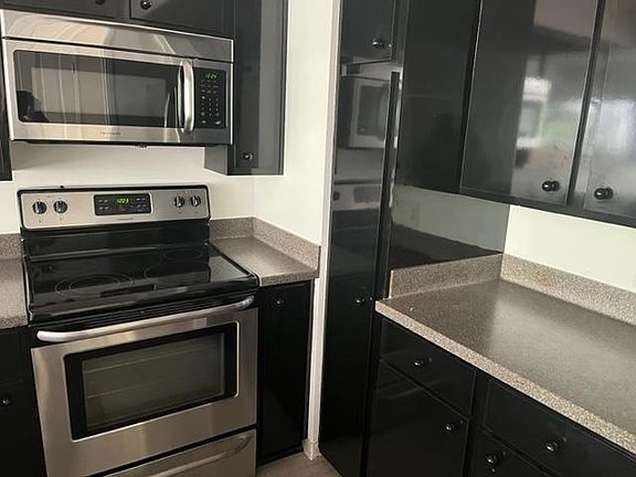 5th image of 7135 Hollywood Blvd APT 303