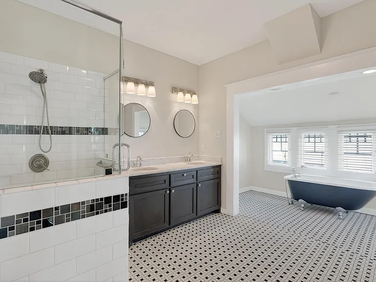 5401 N Capitol St — Photo 27
