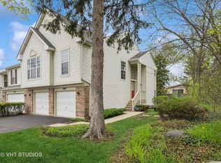 2602 S Embers Ln, Arlington Heights, IL 60005