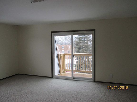3rd image of 609 Violet Ave