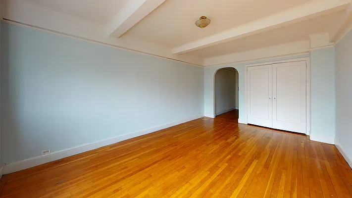 Rented by Bond New York | media 32