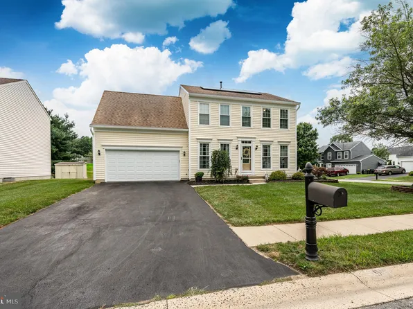 9 E Hawthorne Dr, Newark, DE 19702